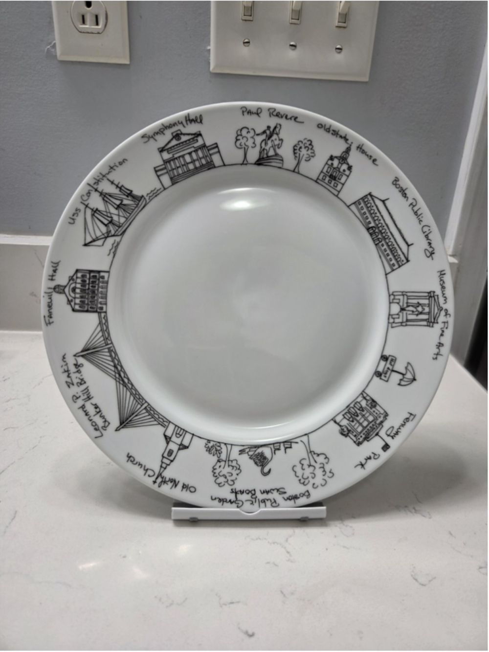 DSC Designs Donna Sue Chesborough Boston Landmarks Souvenir Plate 10.5"